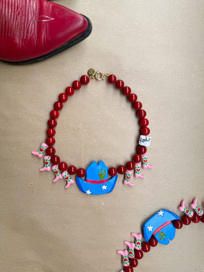 Collar Rodeo porcelana cowboy artesanal hecho a mano — detalle 5 | esdeinés
