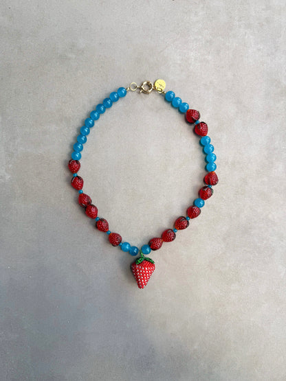 Collar Fresa de cristal soplado artesanal hecho a mano — producto frontal | esdeinés