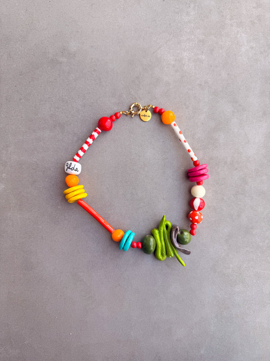 Collar Gilda porcelana Gilda pintada a mano artesanal — producto frontal | esdeinés