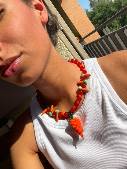 Collar Zanahoria cristal artesanal hecho a mano — detalle 4 | esdeinés