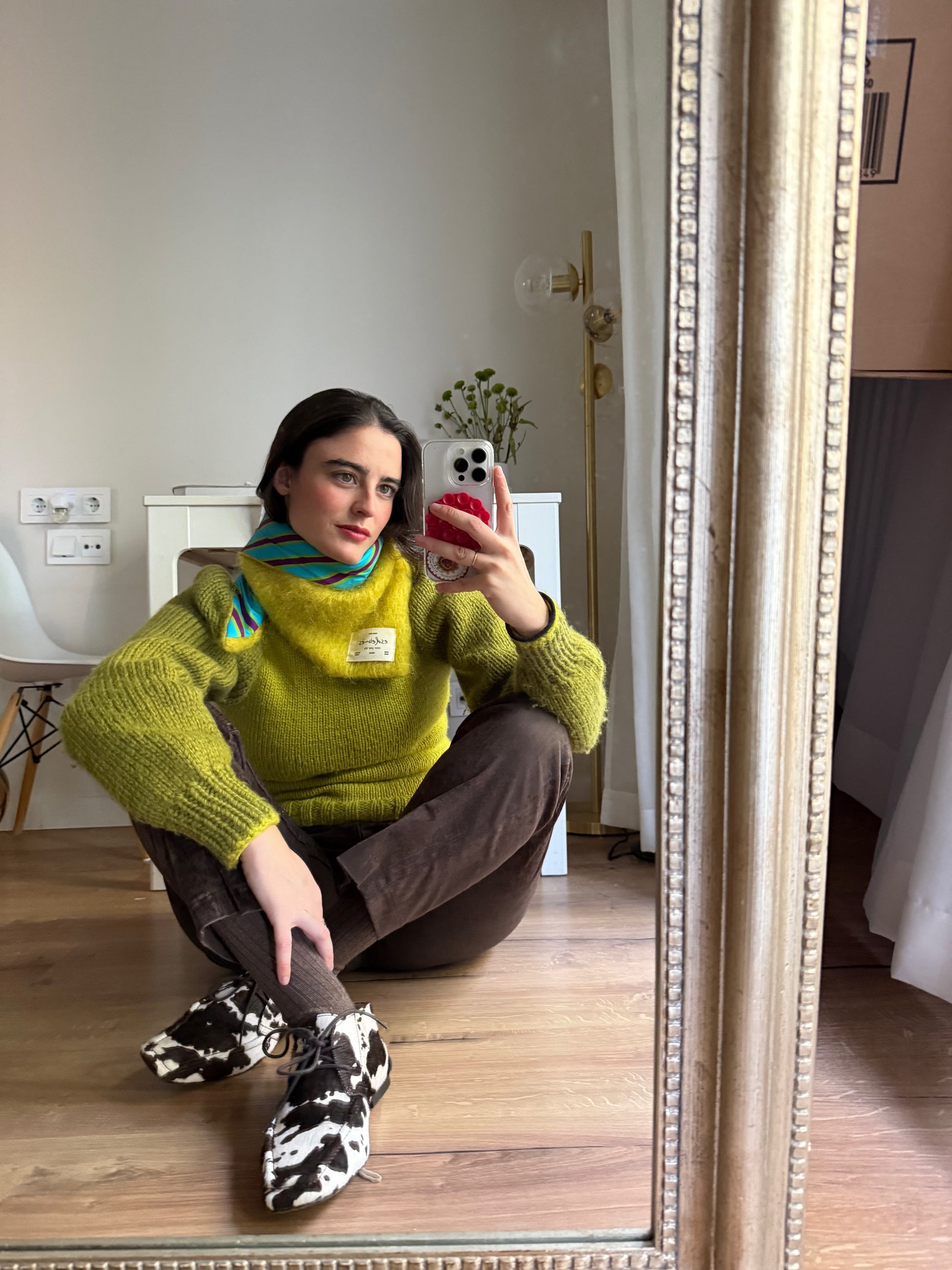 Caperuza mohair y seda Chartreuse edición limitada hecha a mano — detalle 6 | esdeinés