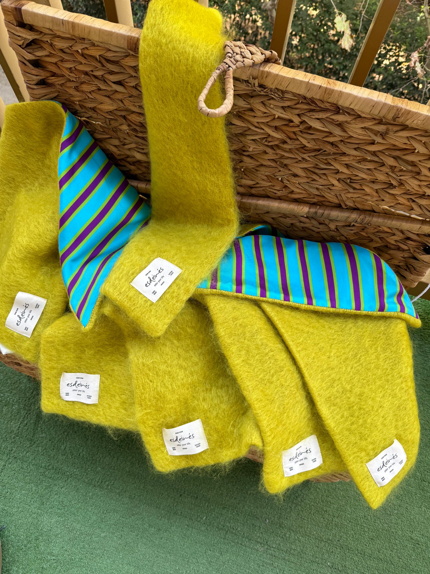 Caperuza mohair y seda Chartreuse edición limitada hecha a mano — detalle 9 | esdeinés