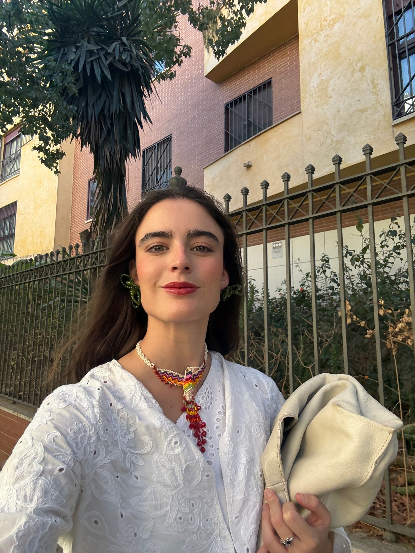 Collar Colibrí artesanal de cristal hecho a mano España — detalle 3 | esdeinés