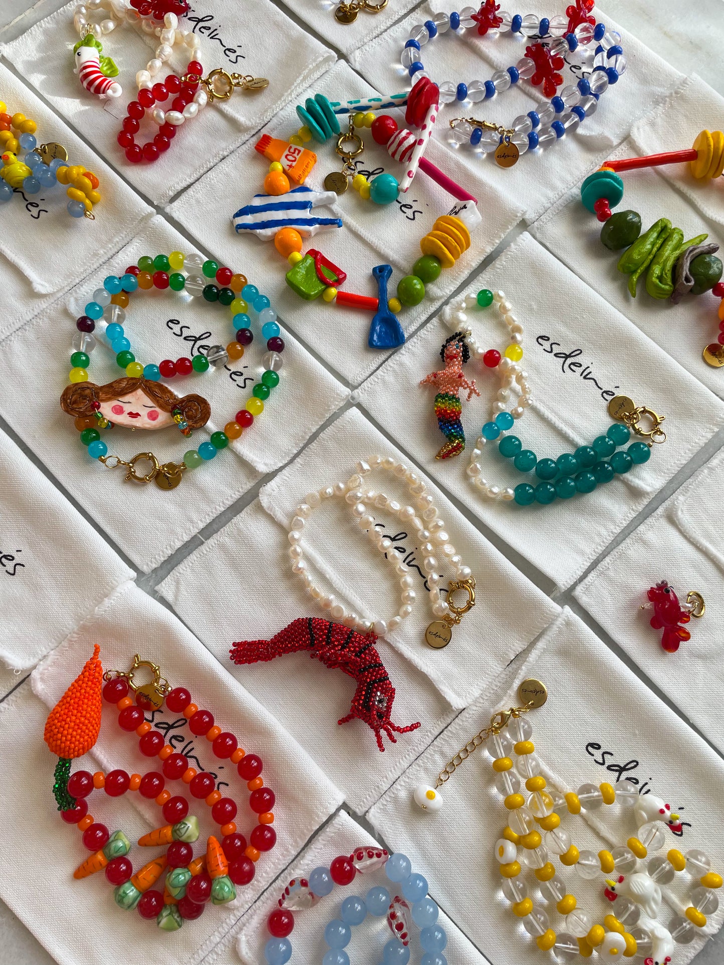 Collar Gambón perlas de agua dulce artesanal — detalle 4 | esdeinés