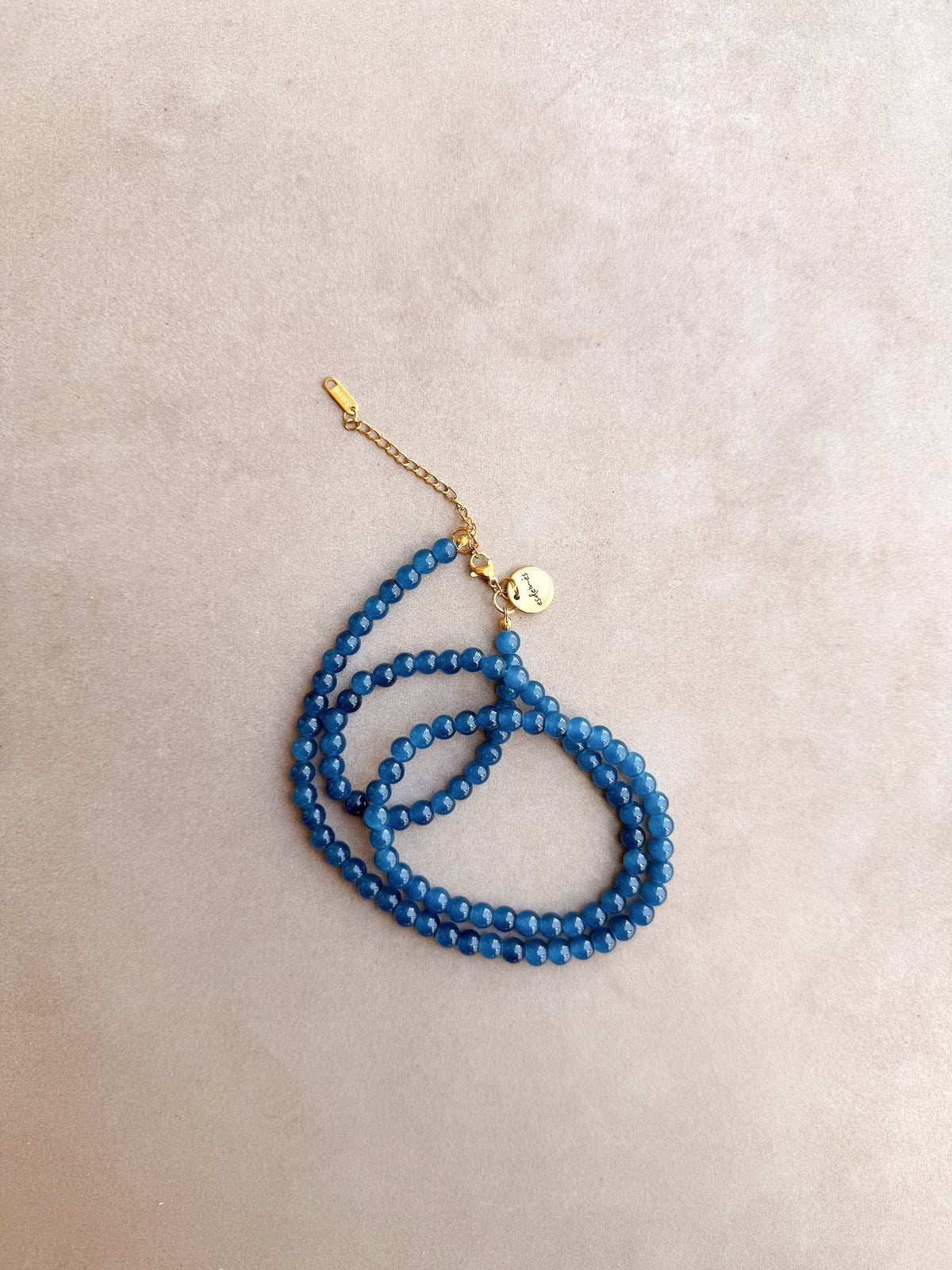 Collar Largo Básico de cristal azul añil, multiposición y hecho a mano | esdeinés