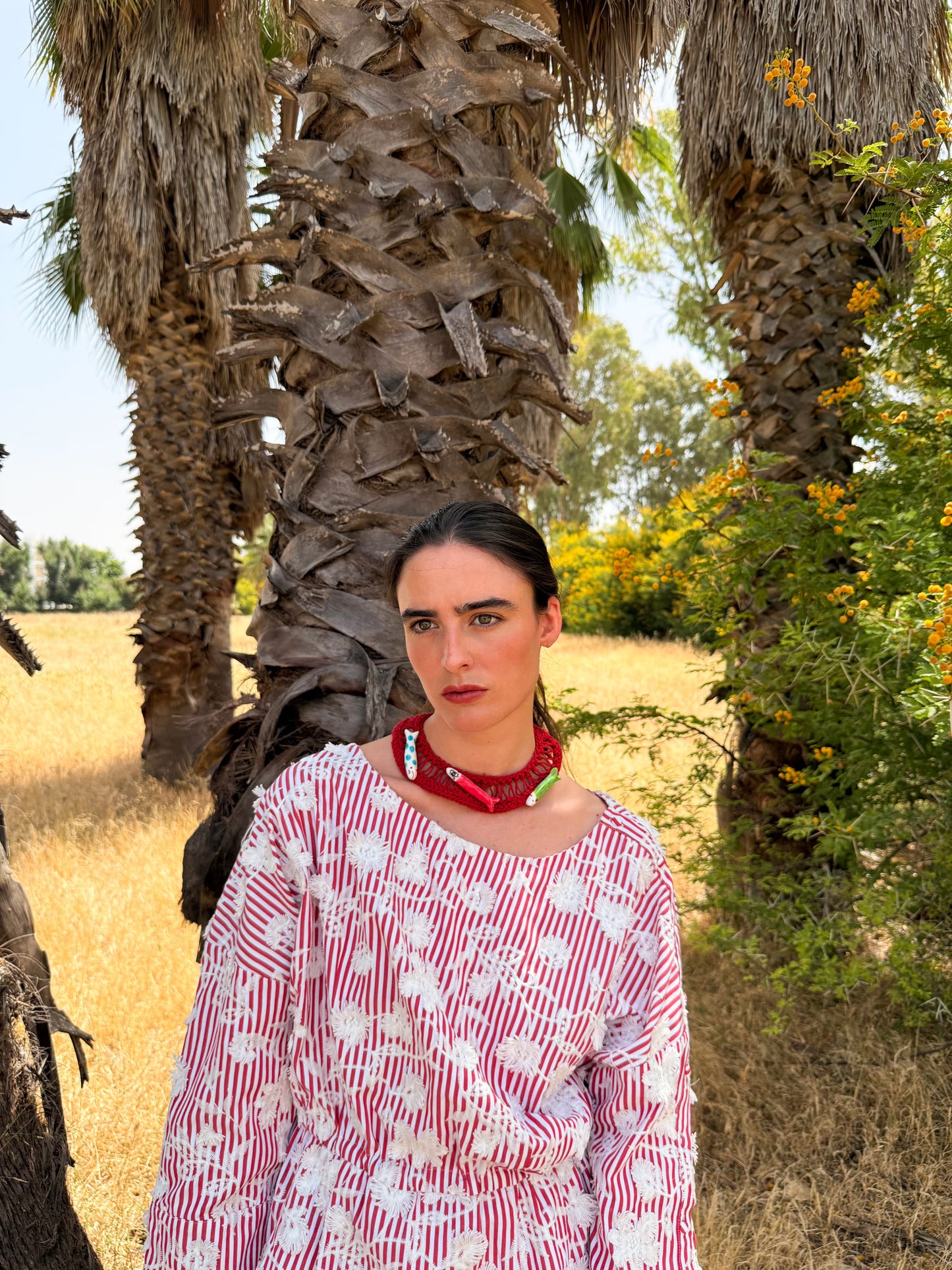 Inés con el Collar Macramé La Pesca hecho a mano | esdeinés