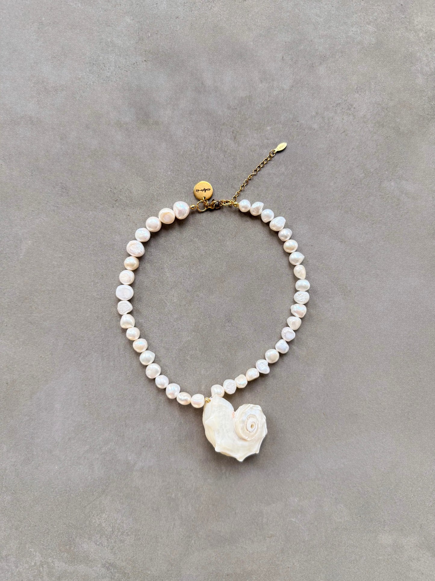 Foto frontal Collar caracola erizo artesanal hecha a mano | esdeinés