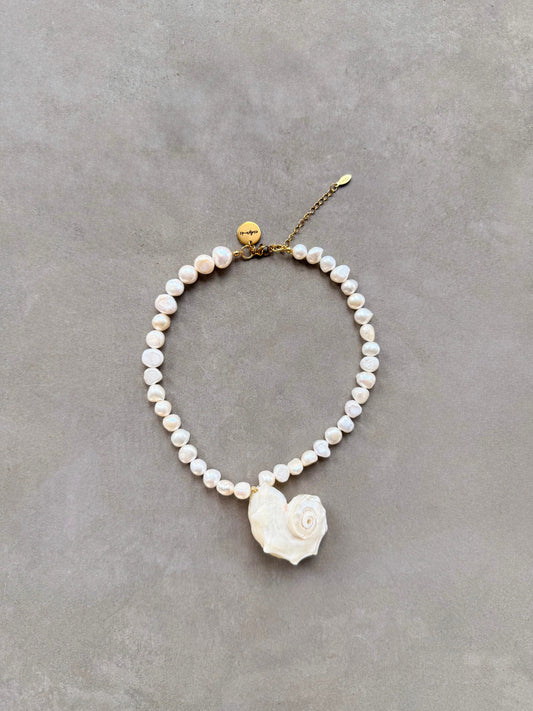 Foto frontal Collar caracola erizo artesanal hecha a mano | esdeinés