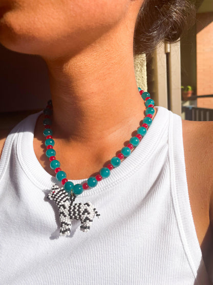 Collar Zebra cristal artesanal hecho a mano España — detalle 2 | esdeinés